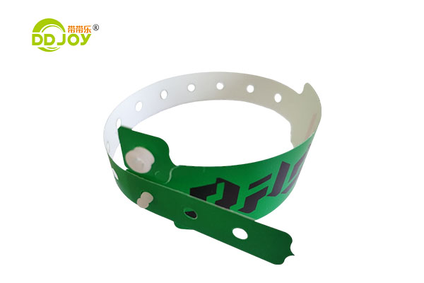 Custom Waterproof CMYK LOGO Composite Wrist Band Disposable L Shape Plastic PE Wristband For Park/Events/Festival