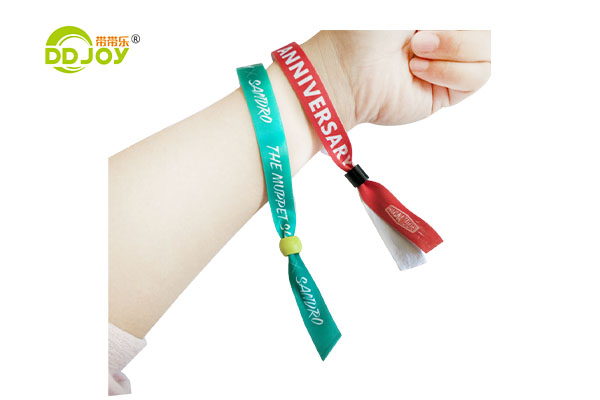 Promotional Fastener Satin Clip Ribbon Fabric Textile Woven Wristbands For Music Festival Events