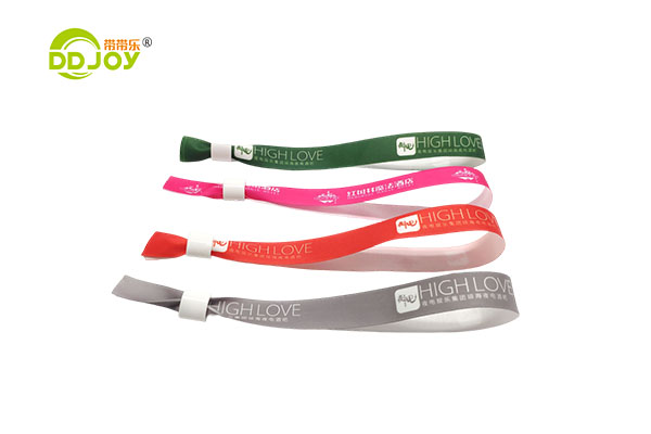 Promotional Fastener Satin Clip Ribbon Fabric Textile Woven Wristbands For Music Festival Events