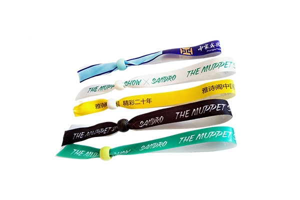 Promotional Fastener Satin Clip Ribbon Fabric Textile Woven Wristbands For Music Festival Events