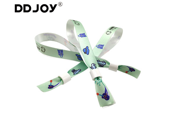 Promotional Fastener Satin Clip Ribbon Fabric Textile Woven Wristbands For Music Festival Events