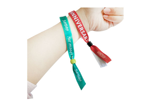 Promotional Fastener Satin Clip Ribbon Fabric Textile Woven Wristbands For Music Festival Events