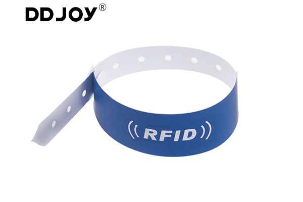 Thermal Wristband Can Be Customized With RFID